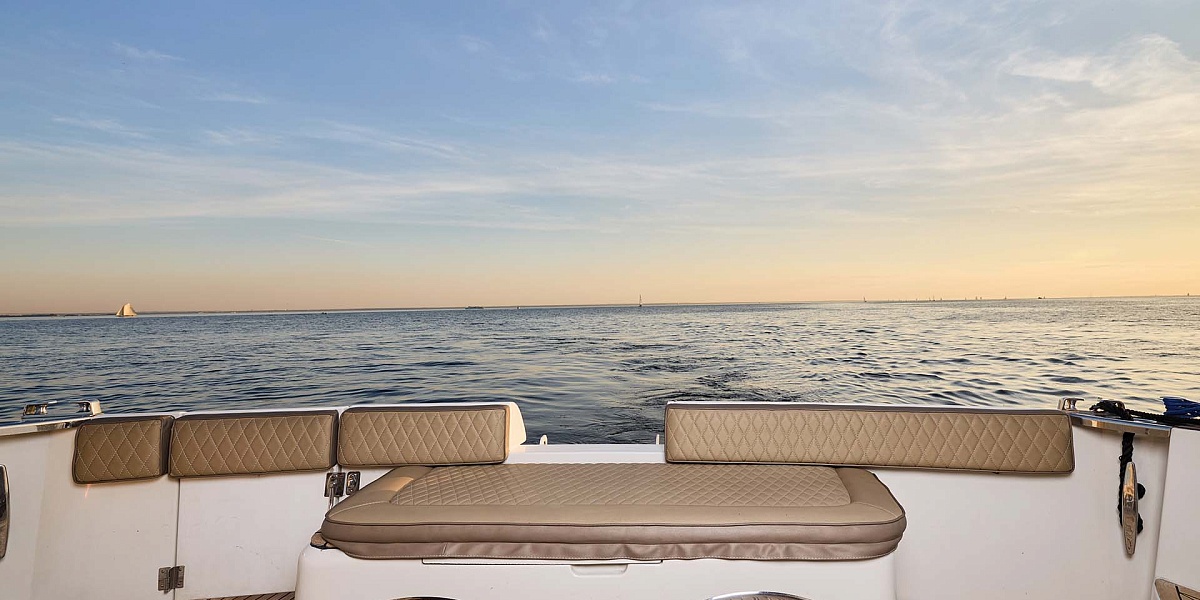 Аренда яхты Carver 60 Mila в Санкт-Петербурге